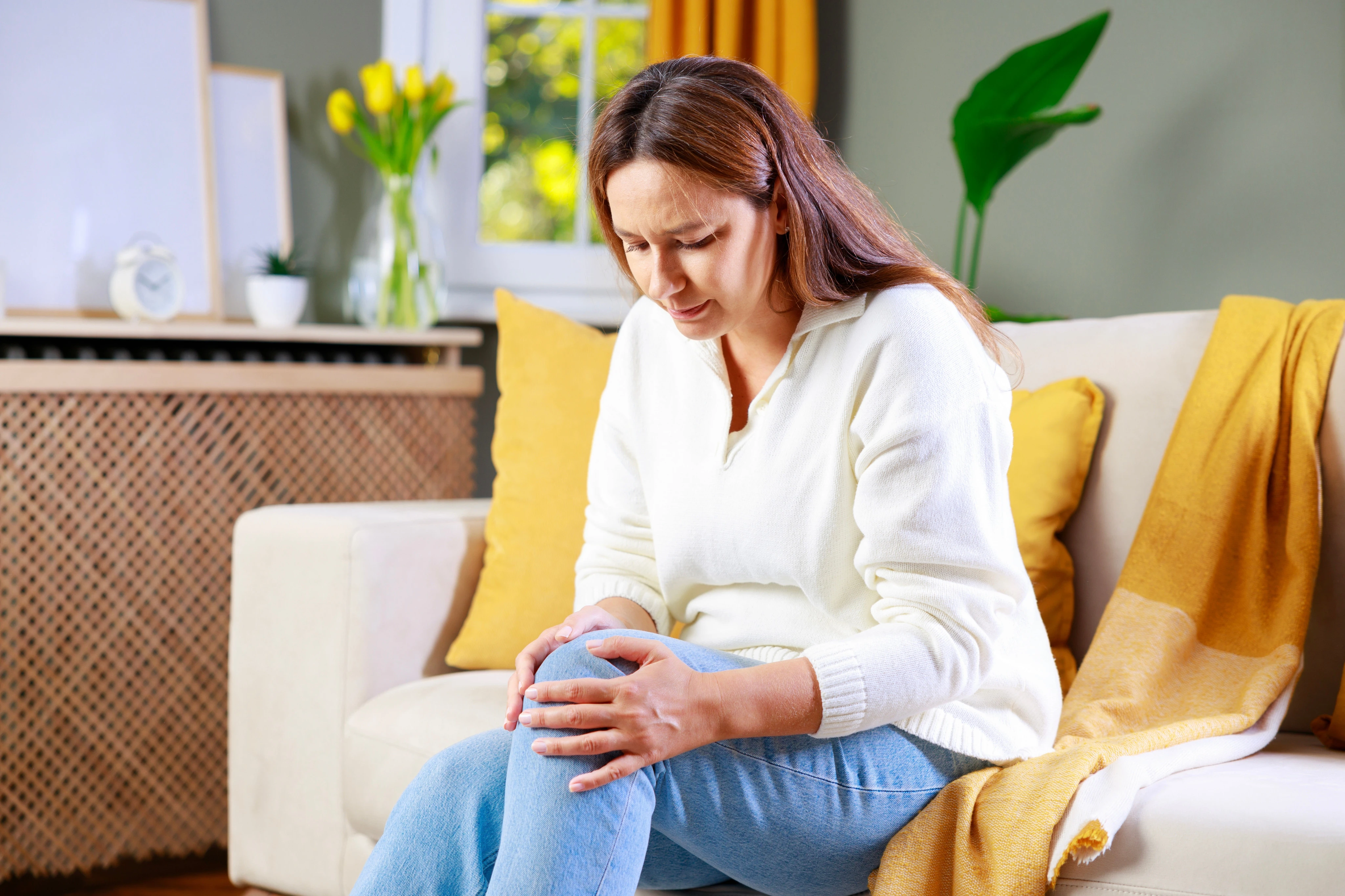 Entenda por que o joelho dói quando faz frio