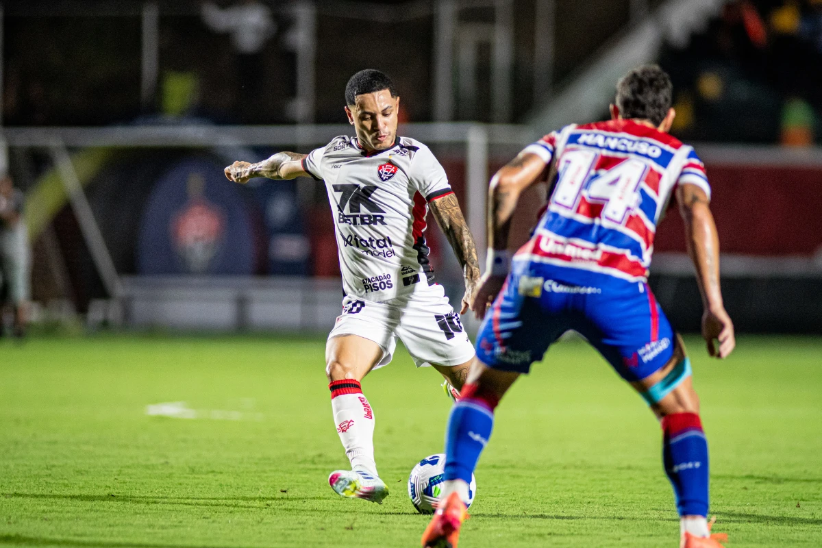 Após jejum de sete jogos, Matheuzinho celebra gol e vitória contra o Fortaleza: 'Alívio'
