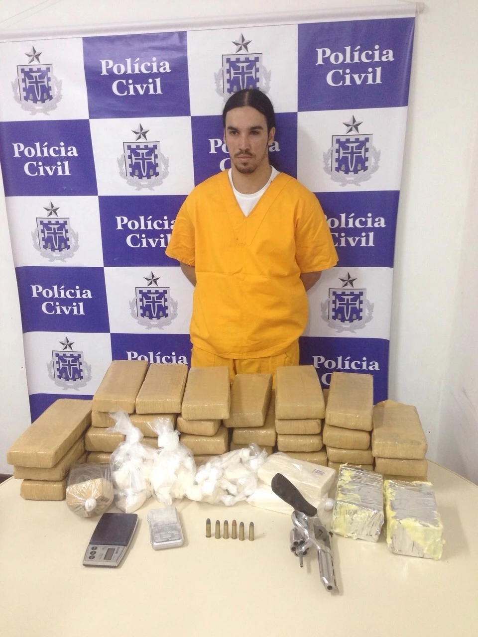Líder do esquema de lavagem de dinheiro que envolve PMs e rifeiros lucrou R$ 23,5 milhões