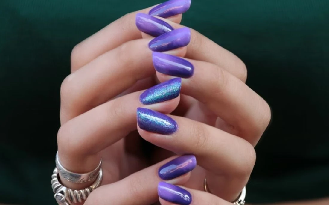Aprenda como fazer as unhas durarem mais mesmo lavando louça todo dia
