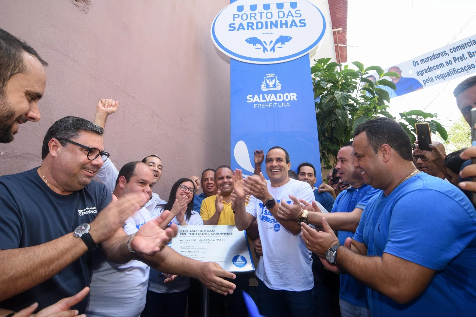 Peixe a R$ 2 e 3 mil visitantes: Porto das Sardinhas é reinaugurado em Salvador