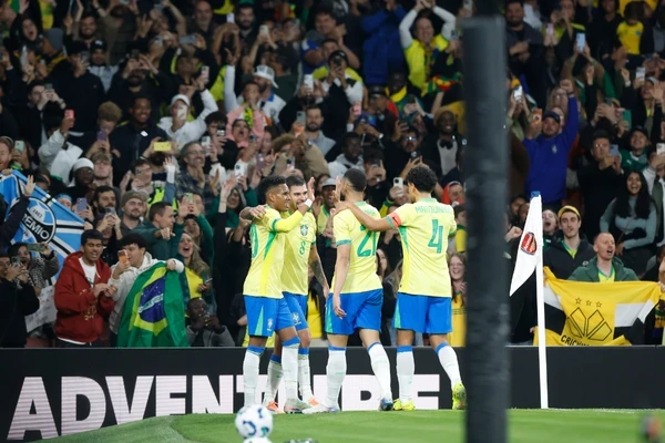 Brasil vence Senegal pela primeira vez na história em amistoso na Inglaterra