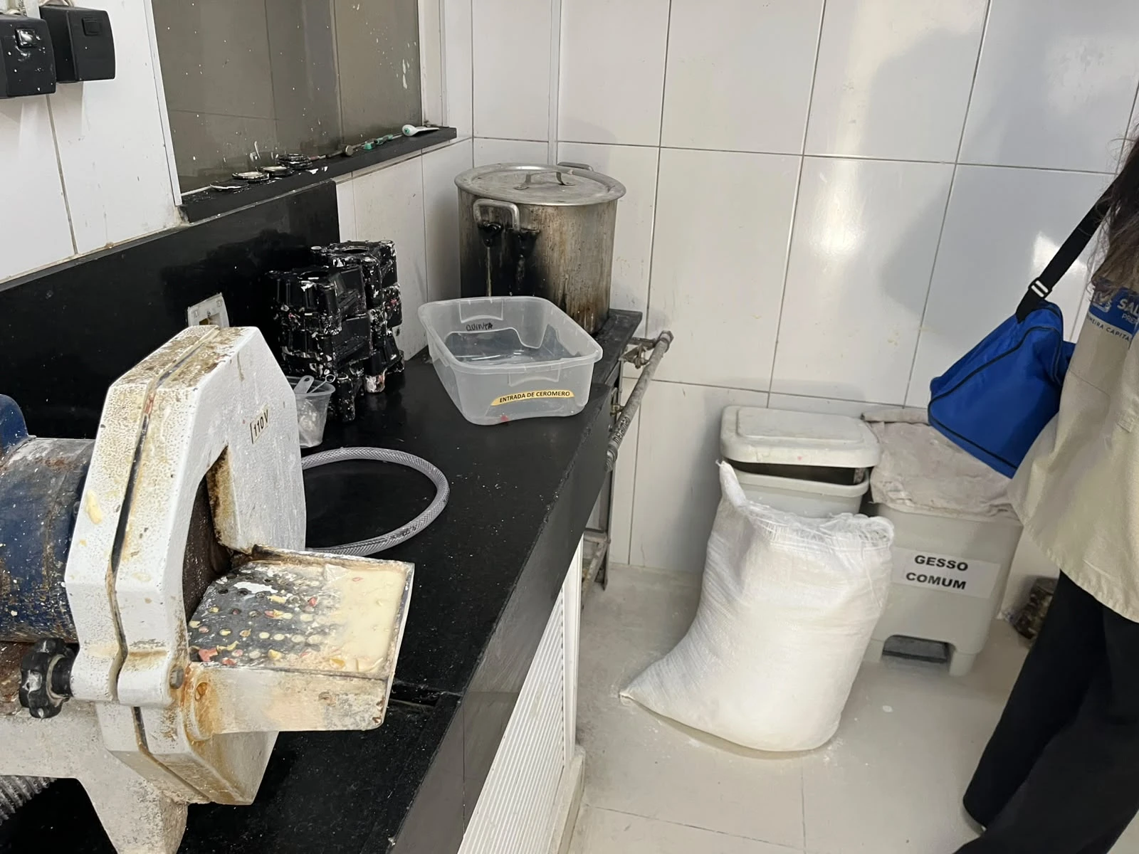 Quatro clínicas odontológicas são interditadas em Salvador