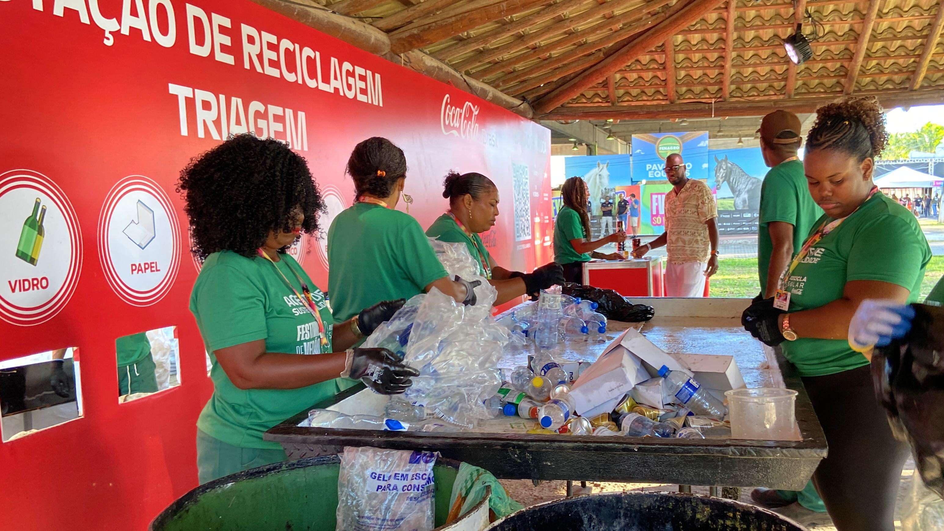 Mais de 9 toneladas de lixo são recolhidas no Festival de Verão Salvador