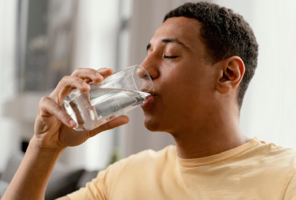 Saiba por que você não deve ignorar a regra das 4 horas para beber água