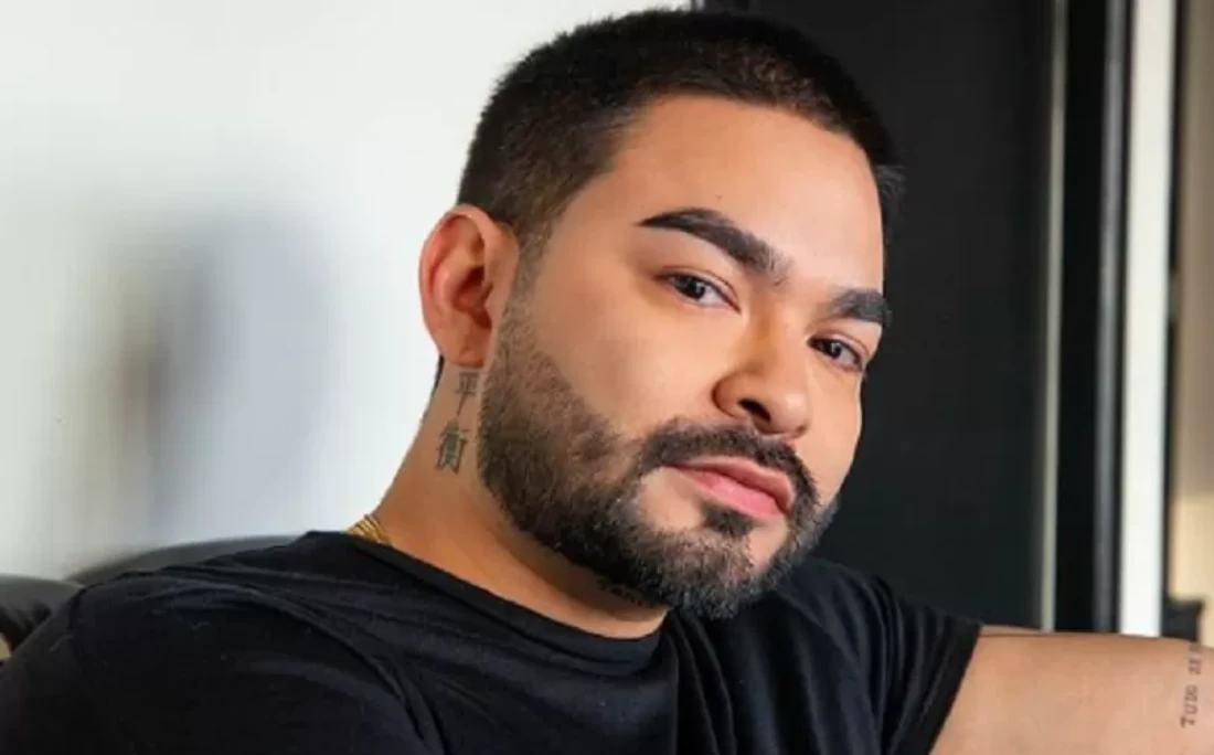 Yudi revela pedido inusitado de homem em banheiro de aeroporto: 'Tava mijando'