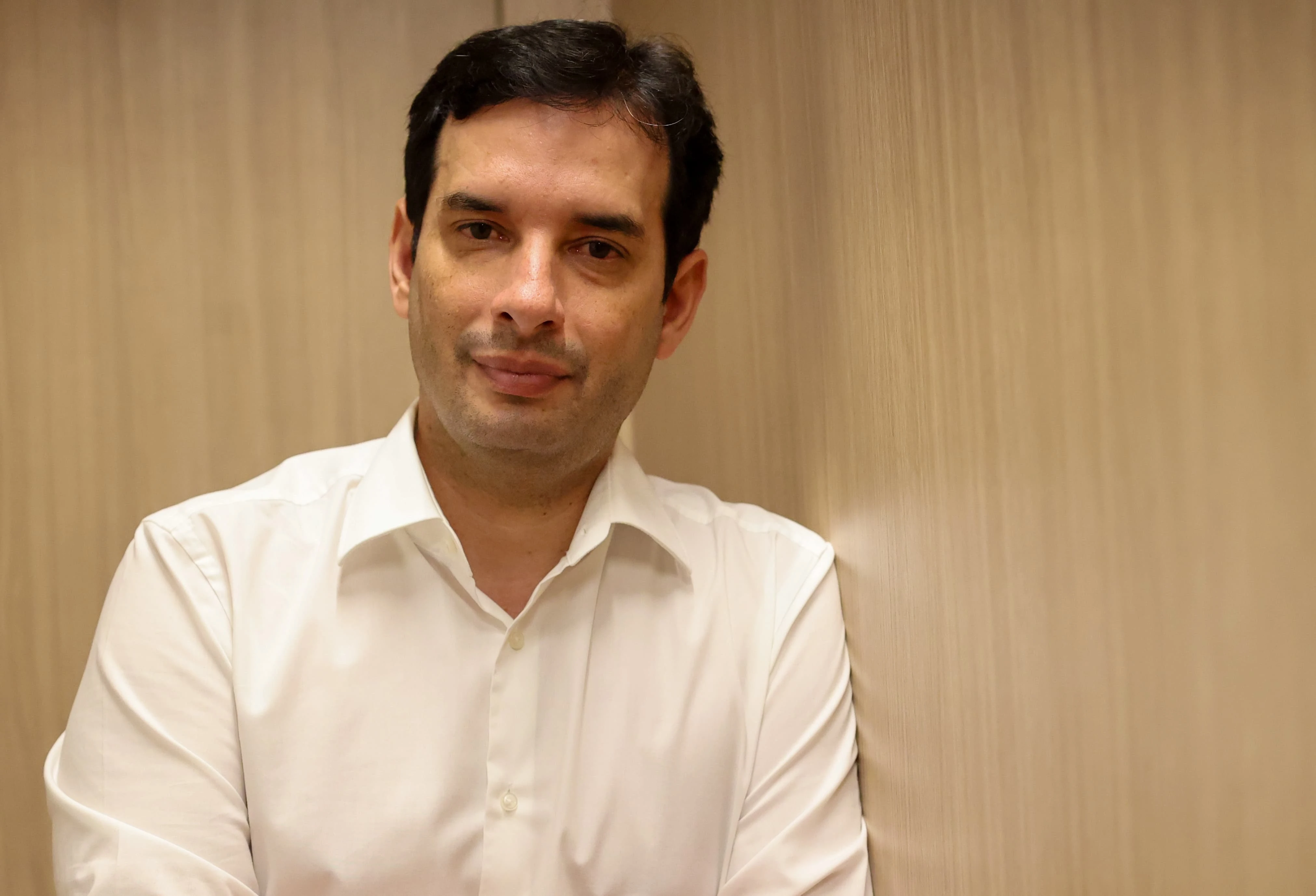 'Falta maior suporte do governo estadual aos municípios' para melhorar a saúde da Bahia, diz Leo Prates