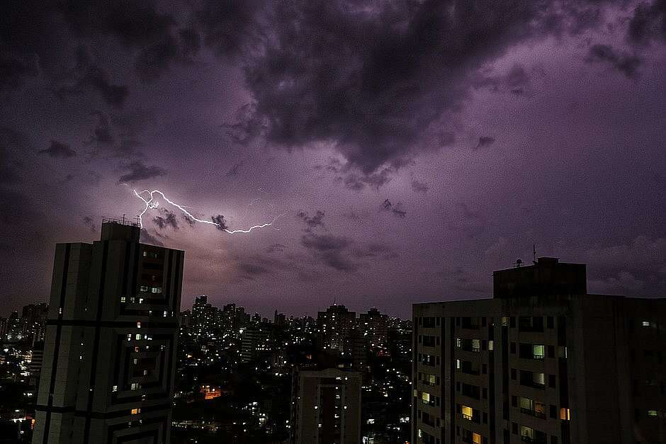 Em meio as chuvas de verão, confira 3 dicas para proteger seus eletrodomésticos