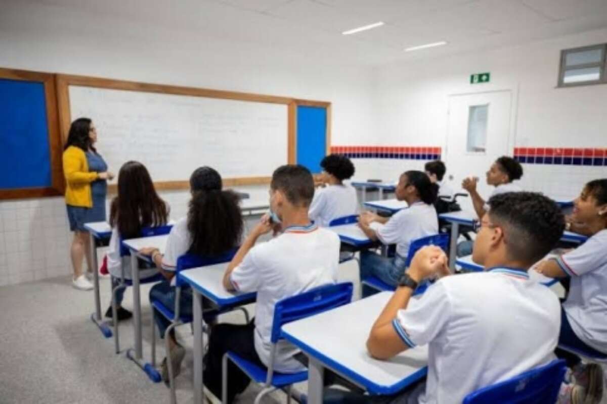 Ganho real do reajuste salarial dos professores do ensino básico da Bahia é de apenas 1,37%