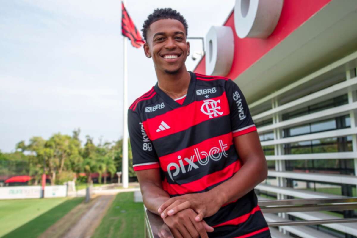 Novo atacante do Vitória tem nome registrado no BID e já pode estrear