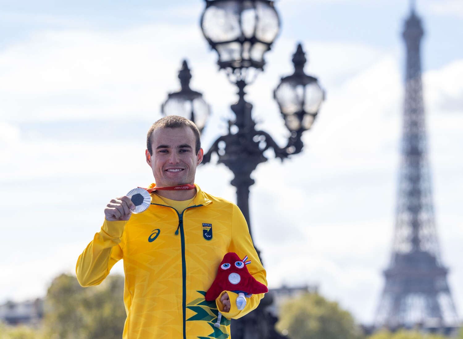 Ronan Cordeiro fatura prata, 1ª medalha do país no triatlo paralímpico