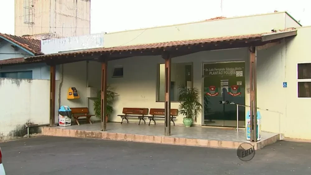 Adolescente de 16 anos esfaqueia o padrasto para evitar feminicídio da mãe
