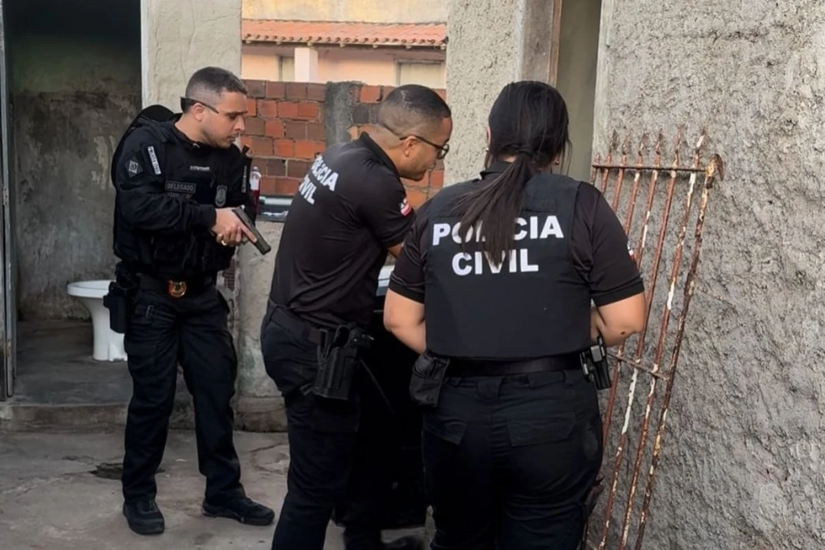 Suspeito de ameaçar divulgar 'nudes' da ex para manter relações sexuais é preso na Bahia