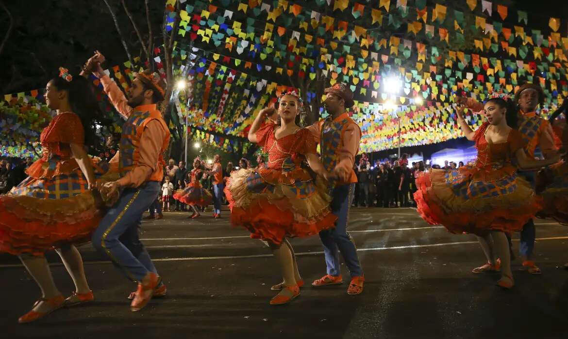 Brasileiros preferem festa de São João ao Carnaval, aponta pesquisa