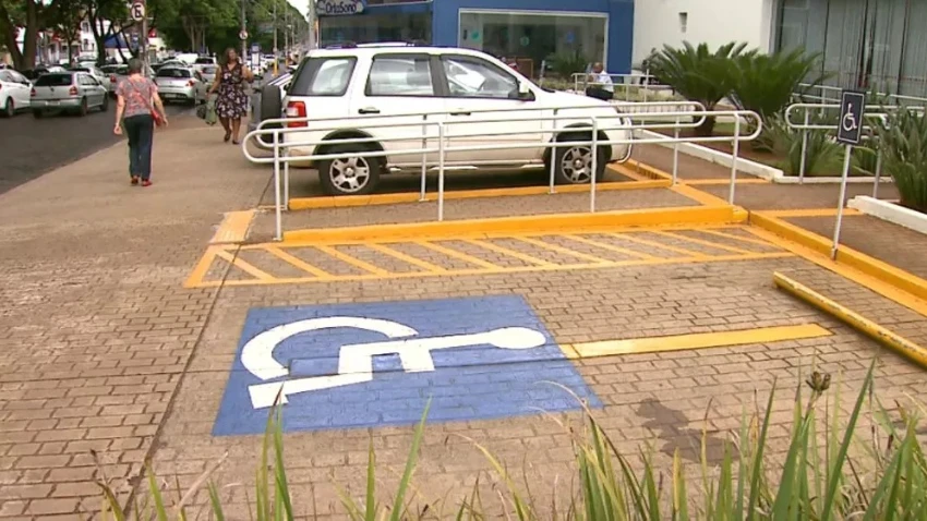Motoristas com dores crônicas ganham isenções em carros; saiba com funciona