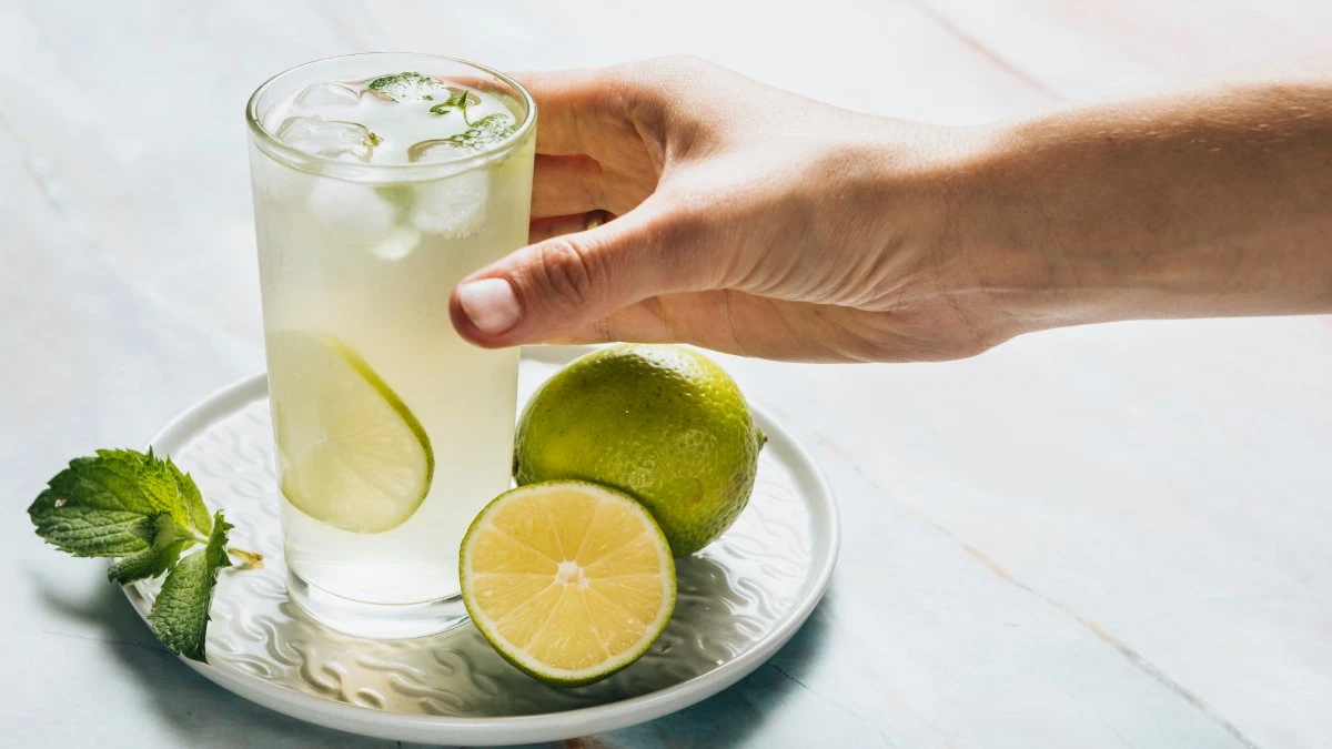 Suco de limão pela manhã faz mal? Nutricionista chega a resposta definitiva