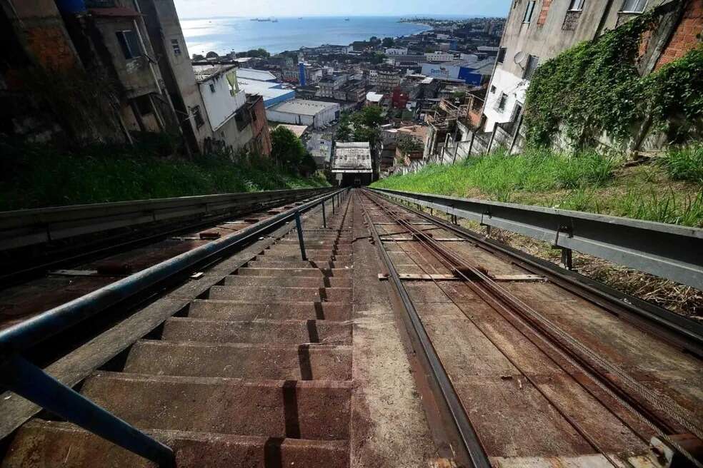 Plano Inclinado Liberdade-Calçada passa por manutenção e só volta a funcionar segunda (29)