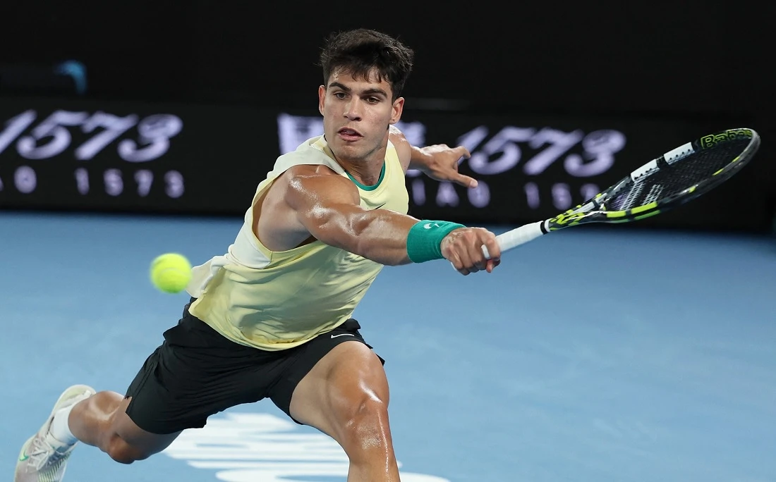 Alcaraz enfrenta mesmo adversário das quartas de Montecarlo na semifinal de Barcelona