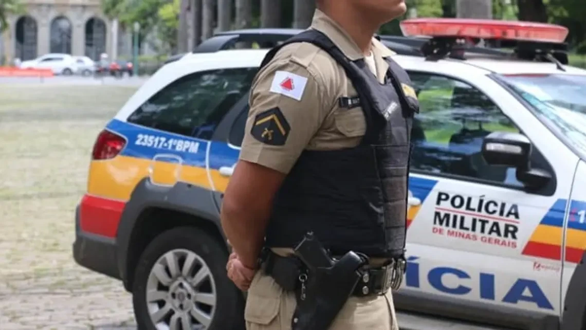 Motorista de aplicativo tem surto, ameaça comer coração de passageiro e morre em UPA