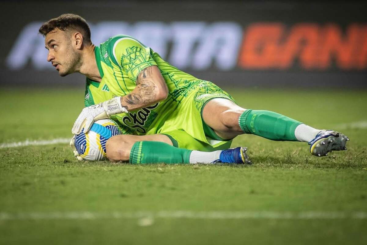 Vitória tem negociações para contratar goleiro titular do Juventude