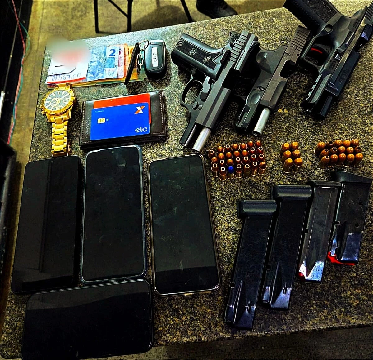 Foragidos são presos com pistolas, munições e drogas em Santo Antônio de Jesus