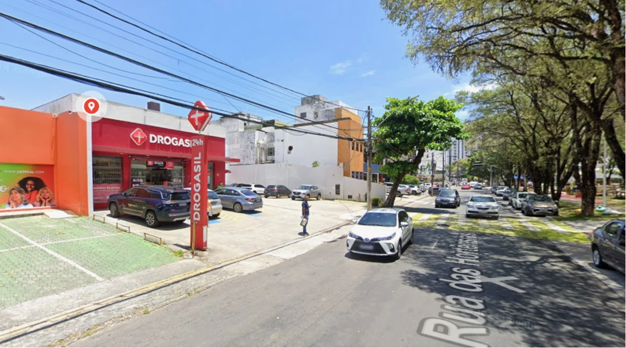 Farmácia vira alvo de assalto na Pituba; criminosos levaram canetas emagrecedoras