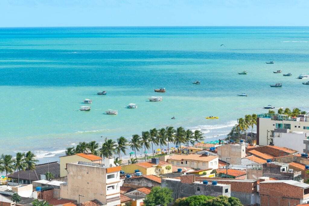 Sol, mar e pé na areia: 10 lugares preferidos de quem vai viajar em 2025