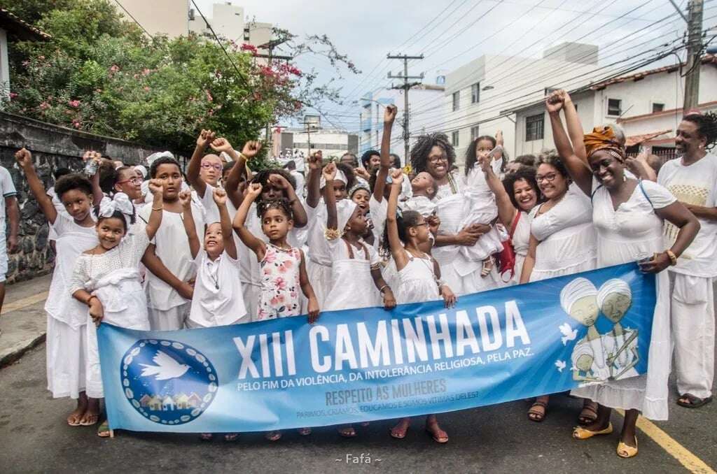 20 Anos de Resistência: caminhada contra a violência religiosa toma as ruas de Salvador