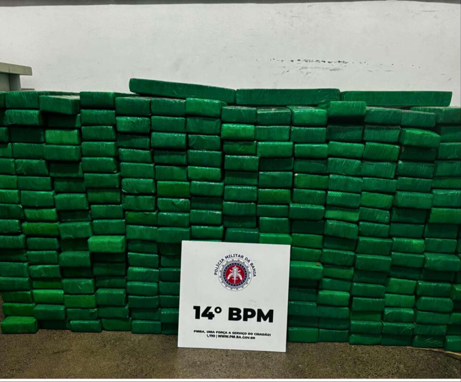 PM apreende 590 tabletes de maconha durante acidente de trânsito