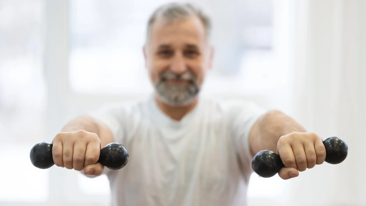 Como a fraqueza muscular impacta a saúde após os 50 anos