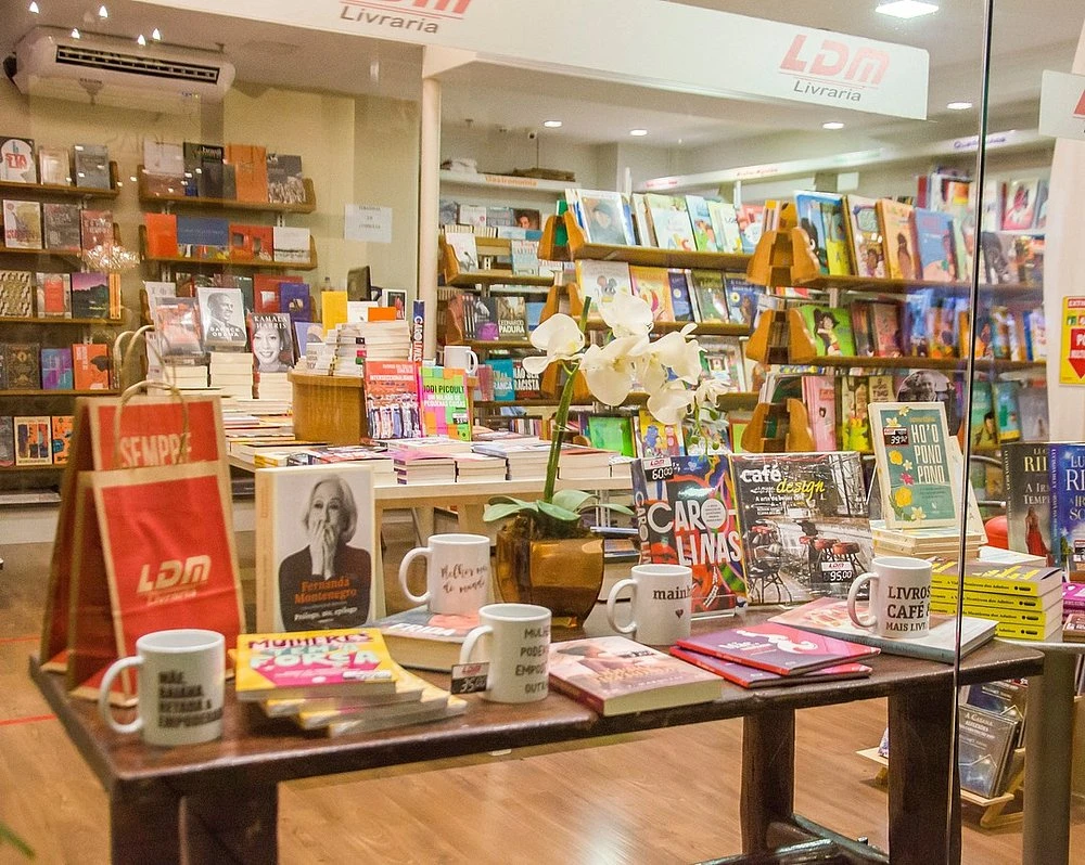 Cinco cafeterias com livros e clubes literários para aproveitar em Salvador