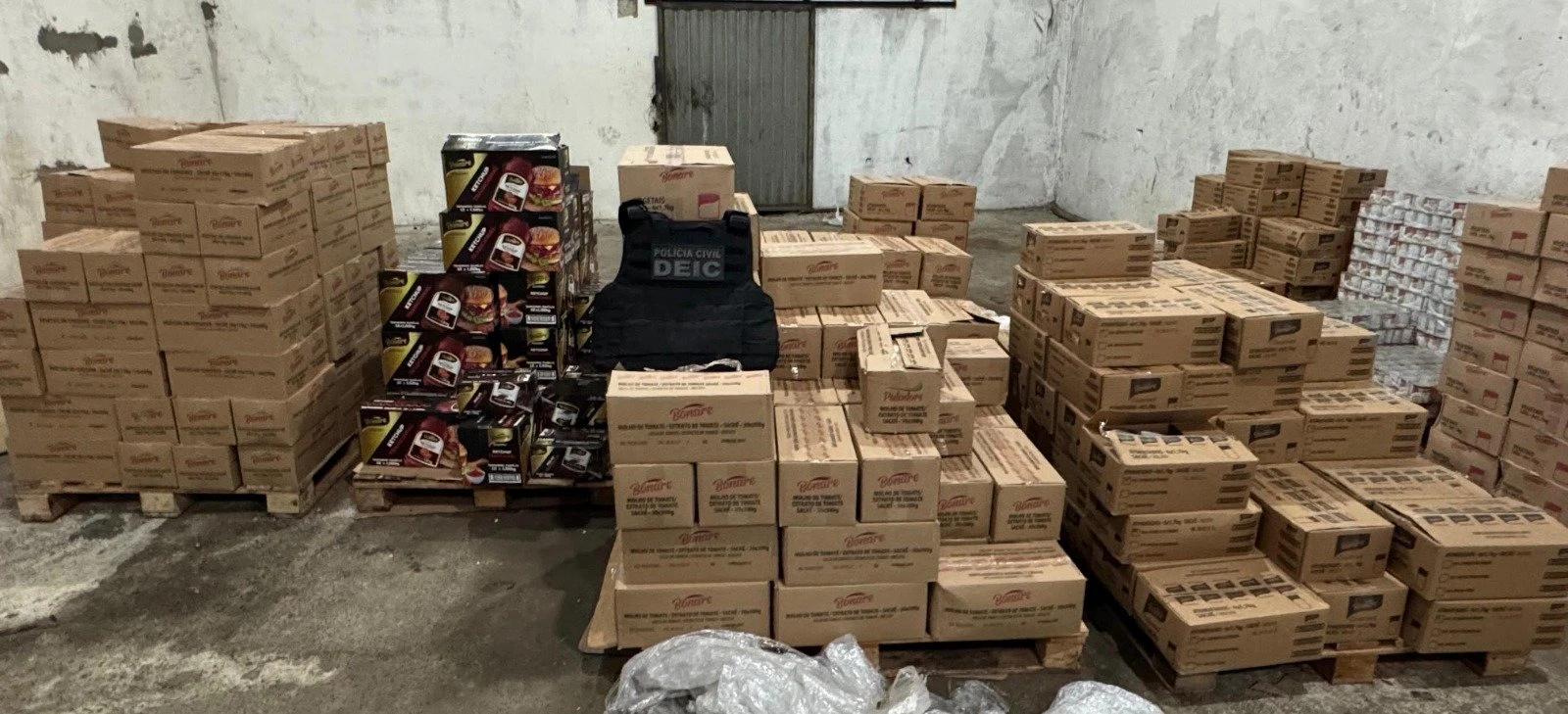 Mais de 11 toneladas de alimentos avaliados em R$ 80 mil são roubados no Imbuí
