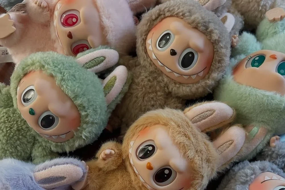 Labubu: a boneca que virou febre entre crianças e preocupa pais e autoridades; entenda