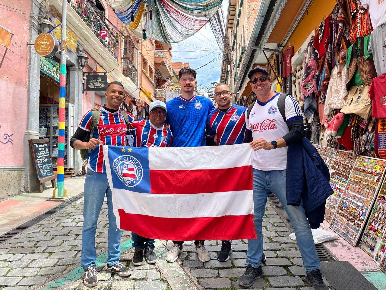 Torcida do Bahia toma as ruas de La Paz e fala sobre expectativa antes da estreia na Libertadores