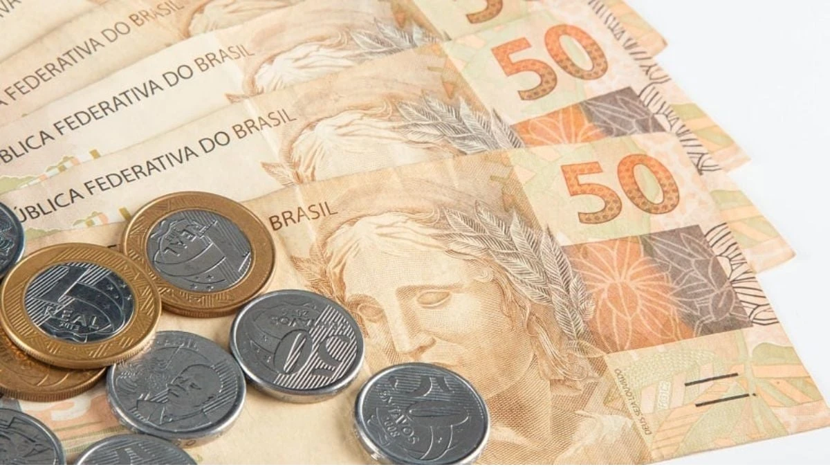 Desigualdade cai ao menor nível histórico, mas endividamento trava consumo das famílias
