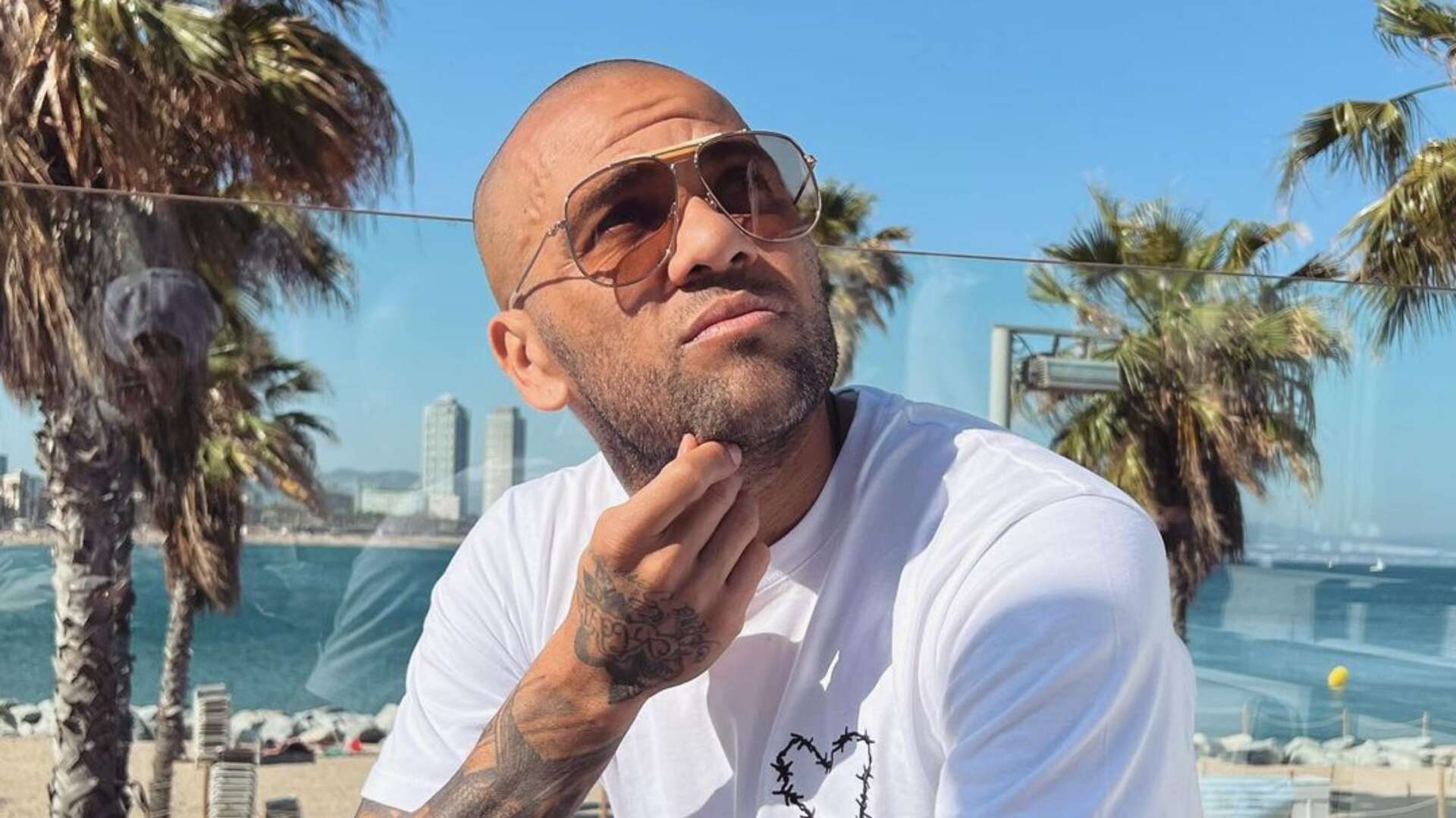 Daniel Alves é condenado a pagar R$ 80 mil de indenização por se apropriar de música de dupla sertaneja