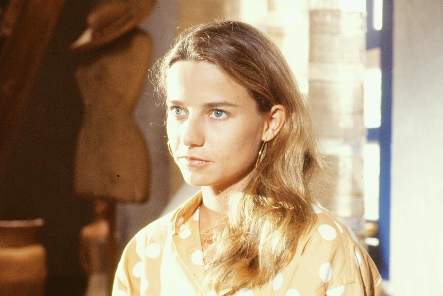 Atriz de 'Vale Tudo' que revelou ter namoradas foi musa de Caetano Veloso e inspirou hit famoso