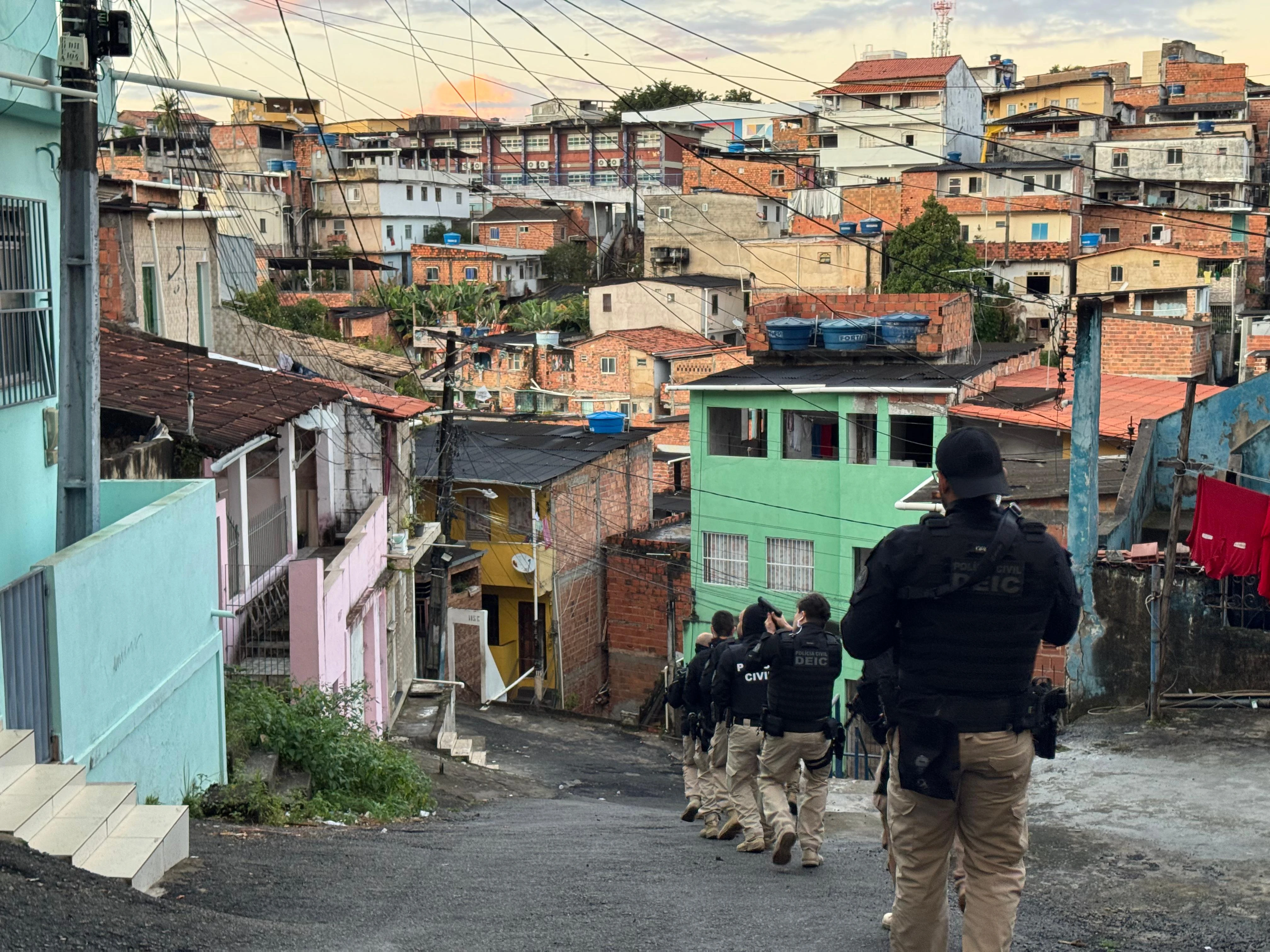 Suspeito é morto e outros seis são presos durante operação da polícia em Salvador
