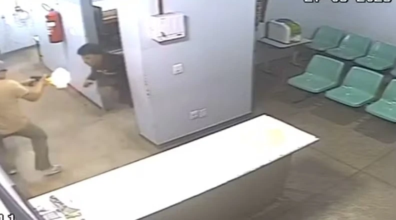 Presos fingem overdose, e um acaba morto por investigador em tentativa de rebelião; vídeo