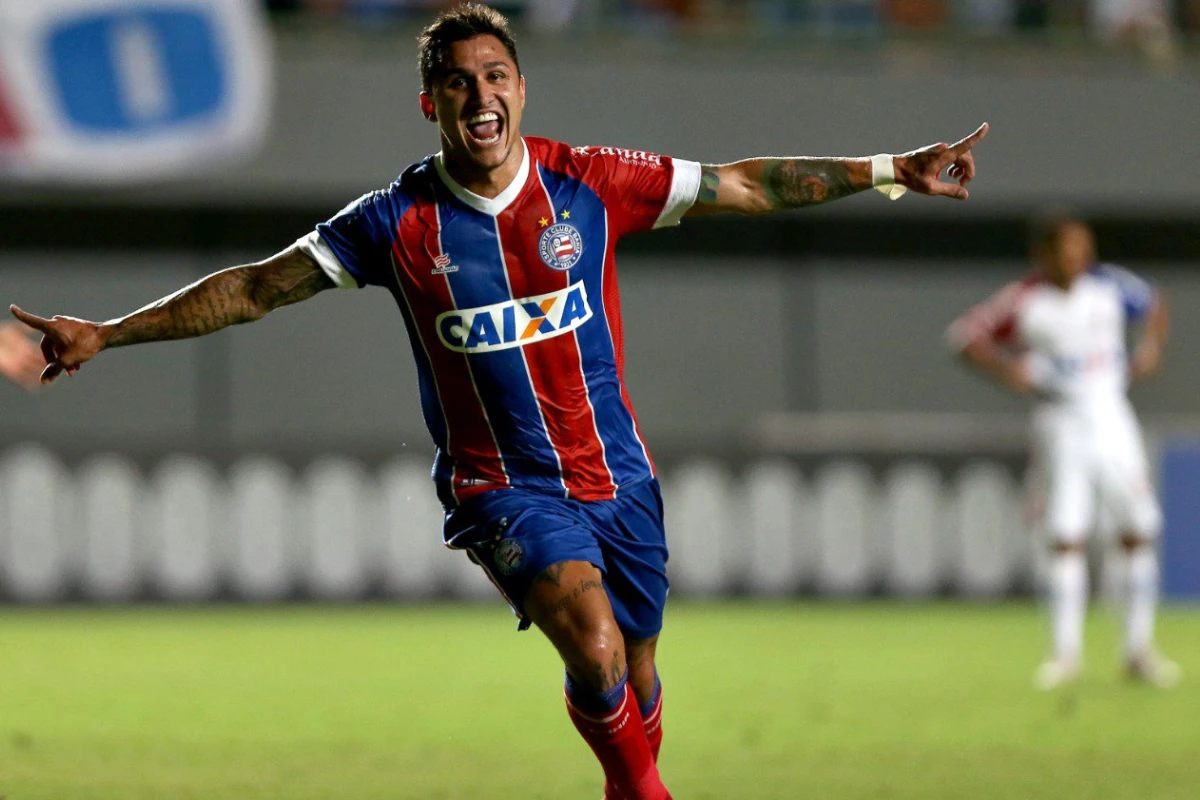Ex-Bahia, Vina vive temporada artilheira na Arábia Saudita; veja números