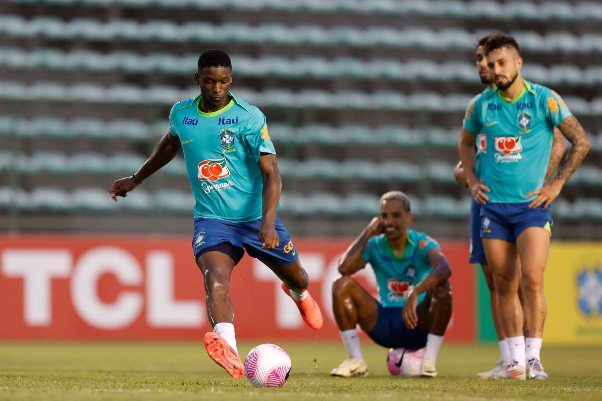 Luiz Henrique diz ter realizado sonho do pai na seleção e promete luta por vitória contra Peru