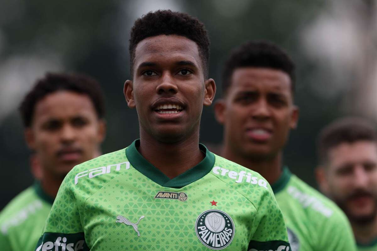 Atacante do Palmeiras, Estêvão revela escolha pelo Chelsea e sonha em ser o melhor do mundo