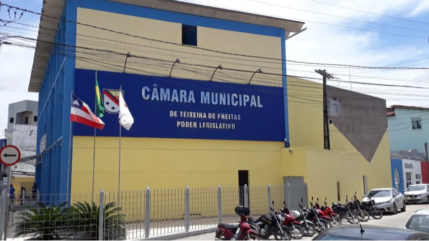 Concurso de prefeitura no extremo-sul da Bahia tem salários de até R$ 12 mil; veja vagas
