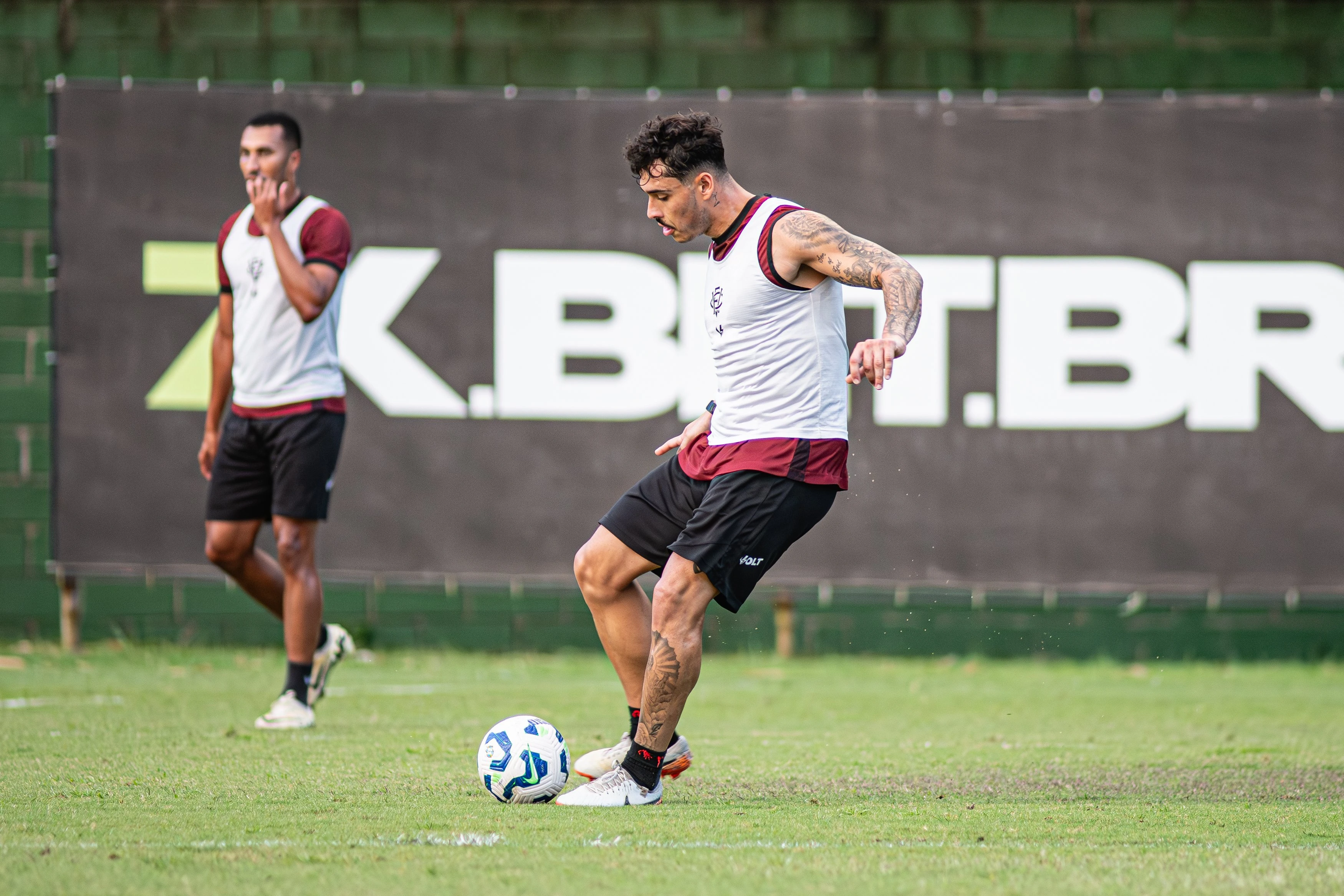 Com foco na defesa, Vitória segue preparação para encarar o Flamengo
