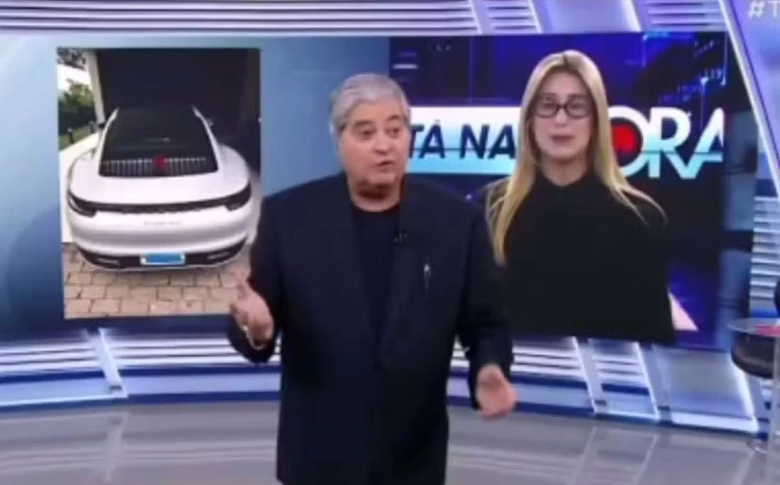 Datena dá patada em repórter ao vivo e web reage: 'Pedaço de cavalo'