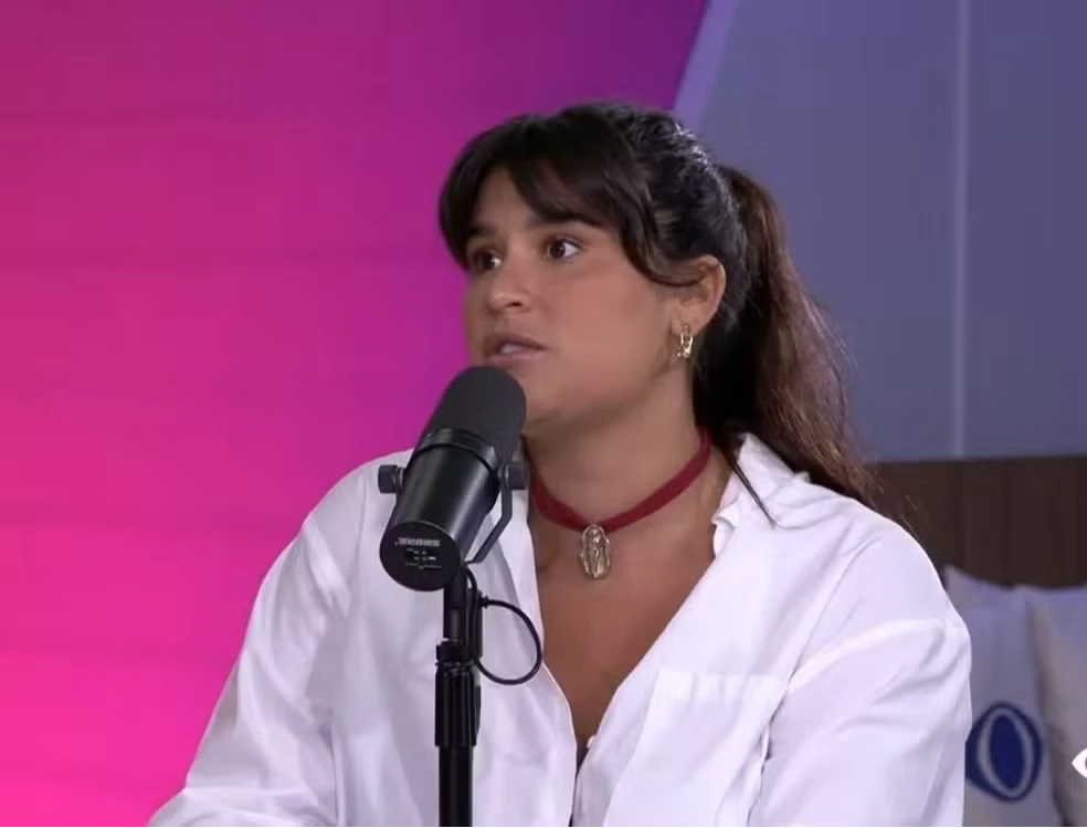 Giulia Costa revela passeio inusitado com os avós ao puteiro: 'Minha avó é um ícone'