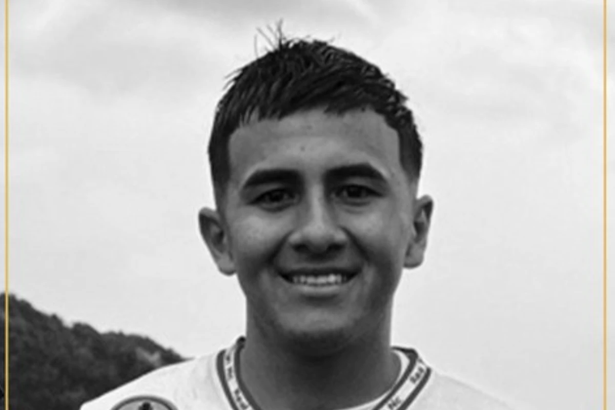 Jogador peruano morre após choque com goleiro em partida de futebol; veja