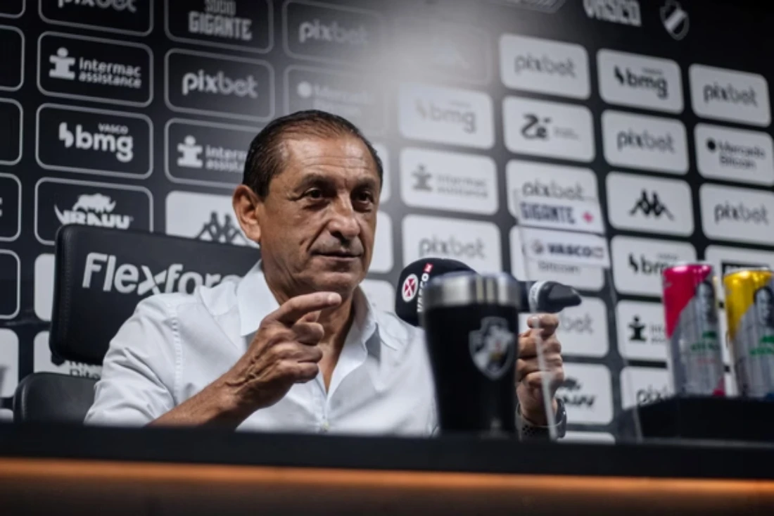 Vitória mira técnico argentino após demissão de Carille, diz jornalista