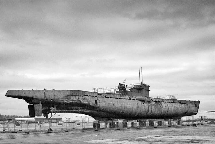 A lenda do submarino de Hitler que afundou na praia da Pituba