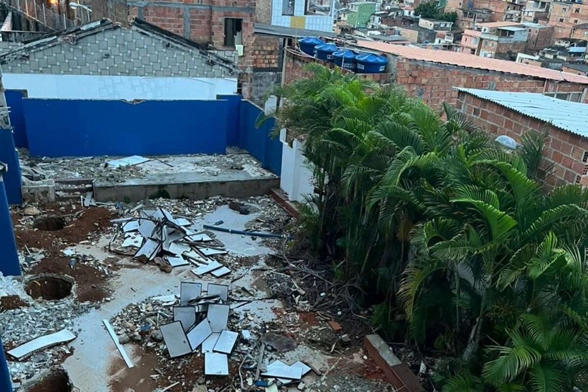 Obra de demolição de prédio causa tremores e rachaduras em casas de moradores do Rio Vermelho